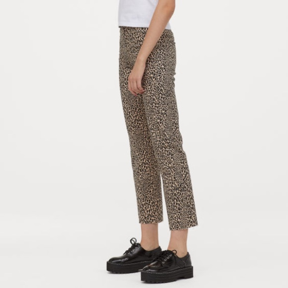 DIVIDED Leopard Print Pants
